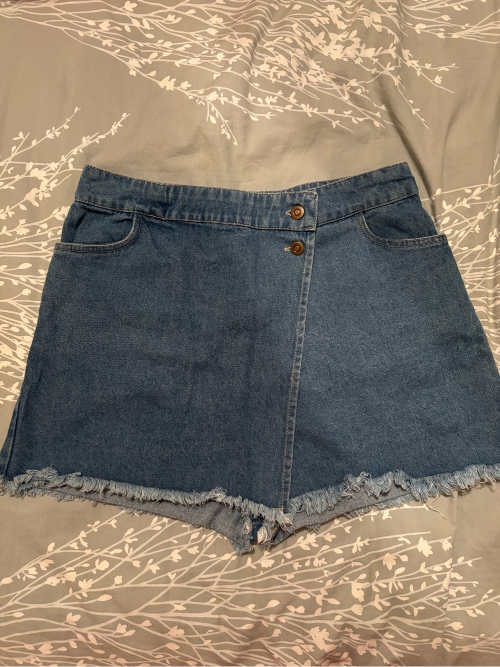 Denim Frayed Hem High-Waist Women’s Shorts - Blue